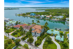 442 CLEVELAND DRIVE, SARASOTA, FL 34236 Sold 09/27/23