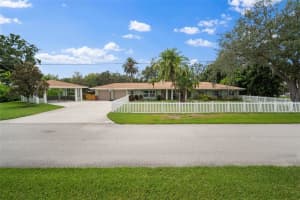 3230 FOREST LAKE DRIVE, SARASOTA, FL 34232 Sold 05/24/24