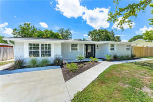 3977 CHAUCER LANE, SARASOTA, FL 34241 Sold 09/25/23
