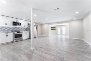 3977 CHAUCER LANE, SARASOTA, FL 34241 Sold 09/25/23