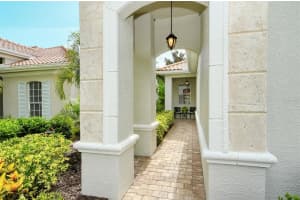 7172 RUE DE PALISADES #7, SARASOTA, FL 34238 Sold 10/13/23