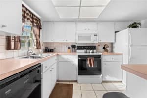 2524 GOLF COURSE DRIVE, SARASOTA, FL 34234 Sold 11/06/23