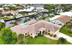 668 KEY ROYALE DRIVE, HOLMES BEACH, FL 34217 Sold 08/16/24