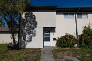 6857 WHITMAN WAY, SARASOTA, FL 34243 Sold 10/16/23