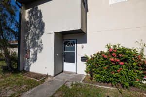 6857 WHITMAN WAY, SARASOTA, FL 34243 Sold 10/16/23