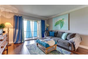 3276 LAKE BAYSHORE DRIVE, BRADENTON, FL 34205 Sold 09/25/23