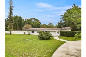 3831 FOREST LAKE DRIVE, SARASOTA, FL 34232 Sold 05/13/25