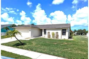 2458 WOOD OAK DRIVE, SARASOTA, FL 34232 Sold 10/11/23