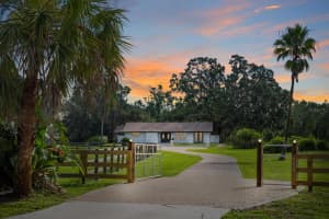 7220 WESTWOOD WAY, SARASOTA, FL 34241 Sold 09/05/23
