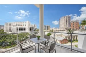 111 PINEAPPLE AVENUE, SARASOTA, FL 34236 Sold 10/17/23