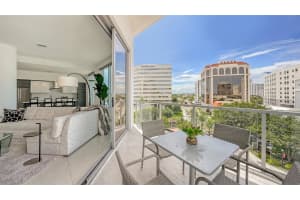 111 PINEAPPLE AVENUE, SARASOTA, FL 34236 Sold 10/17/23