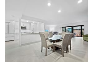 1716 GLENHOUSE DRIVE, SARASOTA, FL 34231 Sold 02/28/24