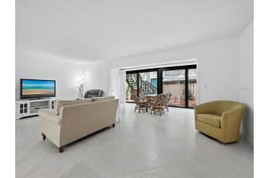 1716 GLENHOUSE DRIVE, SARASOTA, FL 34231 Sold 02/28/24