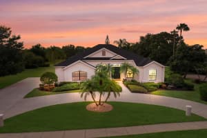 10152 CHERRY HILLS AVENUE CIRCLE, BRADENTON, FL 34202 Sold 09/08/23