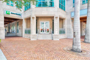 1350 MAIN STREET, SARASOTA, FL 34236 Sold 09/29/23