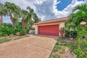 6009 COURTSIDE DRIVE, BRADENTON, FL 34210 Sold 11/27/23