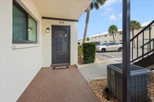 461 AIRPORT AVENUE, VENICE, FL 34285 Sold 10/06/23