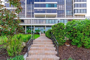 770 PALM AVENUE, SARASOTA, FL 34236 Sold 01/05/24