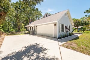 9526 59TH AVENUE, BRADENTON, FL 34202 Sold 10/06/23