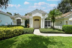 4925 OLD CREEK DRIVE, SARASOTA, FL 34233 Sold 12/07/23