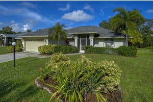 2570 MAN OF WAR CIRCLE, SARASOTA, FL 34240 Sold 10/05/23