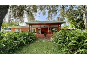 126 HOLLY AVENUE, SARASOTA, FL 34243 Sold 11/06/23