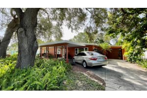 126 HOLLY AVENUE, SARASOTA, FL 34243 Sold 11/06/23