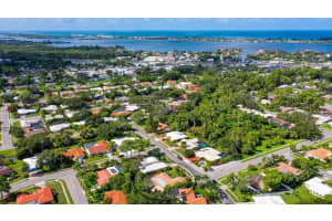 7465 BILTMORE DRIVE, SARASOTA, FL 34231 Sold 10/10/23