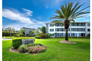 100 SANDS POINT ROAD, LONGBOAT KEY, FL 34228 Sold 03/06/24