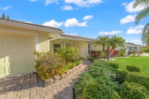 2431 CASS STREET, SARASOTA, FL 34231 Sold 09/15/23
