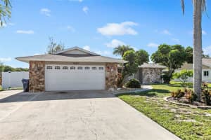 4371 MEADOWLAND CIRCLE, SARASOTA, FL 34233 Sold 11/13/23