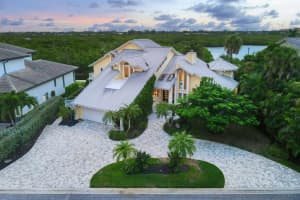 5330 SIESTA COVE DRIVE, SARASOTA, FL 34242 Sold 12/28/23