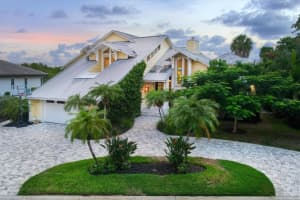 5330 SIESTA COVE DRIVE, SARASOTA, FL 34242 Sold 12/28/23