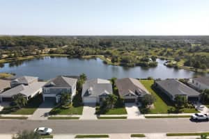 6947 WHITE WILLOW COURT, SARASOTA, FL 34243 Sold 01/04/24