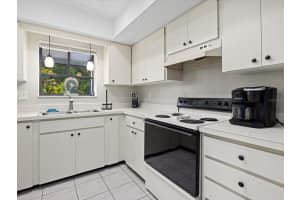 6136 29TH AVENUE, BRADENTON, FL 34209 Sold 10/20/23