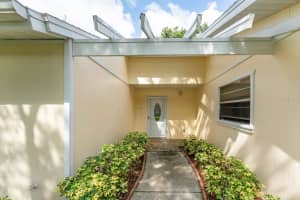 4168 OAKHURST CIRCLE, SARASOTA, FL 34233 Sold 09/29/23