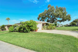 3289 FAIRHAVEN LANE, SARASOTA, FL 34239 Sold 02/05/24