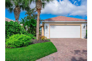 5785 HELICON PLACE, SARASOTA, FL 34238 Sold 10/18/23
