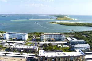 8 GLENCOE PLACE, DUNEDIN, FL 34698 Sold 02/13/25