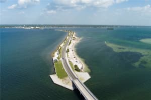 8 GLENCOE PLACE, DUNEDIN, FL 34698 Sold 02/13/25