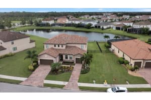 2925 DESERT PLAIN COVE, BRADENTON, FL 34211 Sold 12/01/23