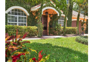 213 GAINES AVENUE, SARASOTA, FL 34243 Sold 05/10/24