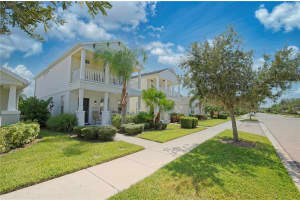 6421 PINE BREEZE RUN, SARASOTA, FL 34243 Sold 11/28/23