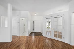 5116 72ND STREET, BRADENTON, FL 34203 Sold 11/30/23