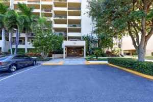 1115 GULF OF MEXICO DRIVE, LONGBOAT KEY, FL 34228 Sold 10/10/23