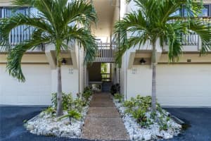 1121 LAKE HOUSE CIRCLE, SARASOTA, FL 34242 Sold 02/29/24