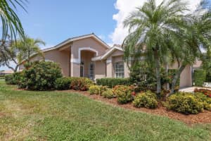9490 FOREST HILLS CIRCLE, SARASOTA, FL 34238 Sold 04/15/24
