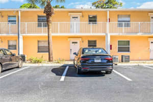 954 LA COSTA CIRCLE, SARASOTA, FL 34237 Sold 11/13/23