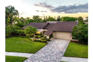 3605 COUNTRY PLACE BOULEVARD, SARASOTA, FL 34233 Sold 04/17/24