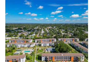 2229 SUNSET DRIVE, BRADENTON, FL 34207 Sold 11/29/23